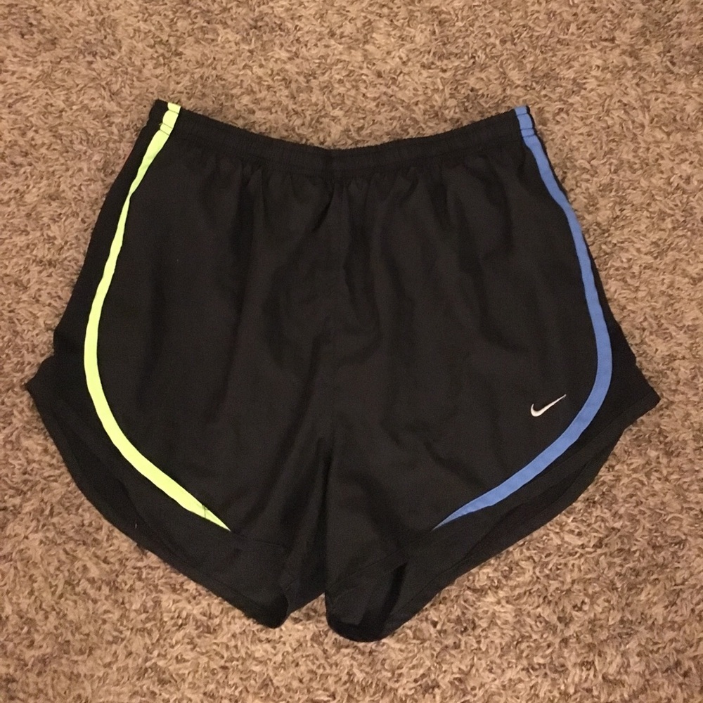 Nike tempp shorts