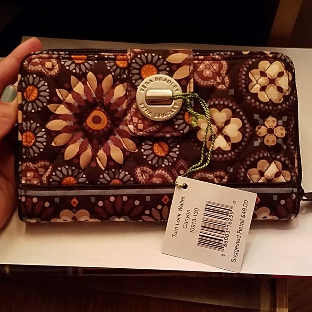 NWT Vera Bradley "Turn Lock Wallet" in Canyon