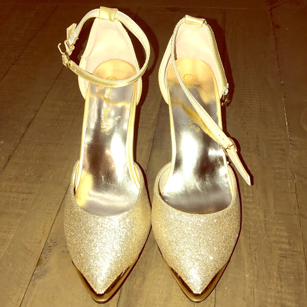 Glitter gold high heels with gold toe