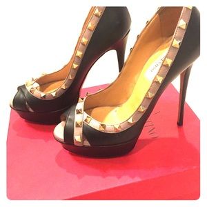 Valentino Rock Stud peep toe shoes sz 38