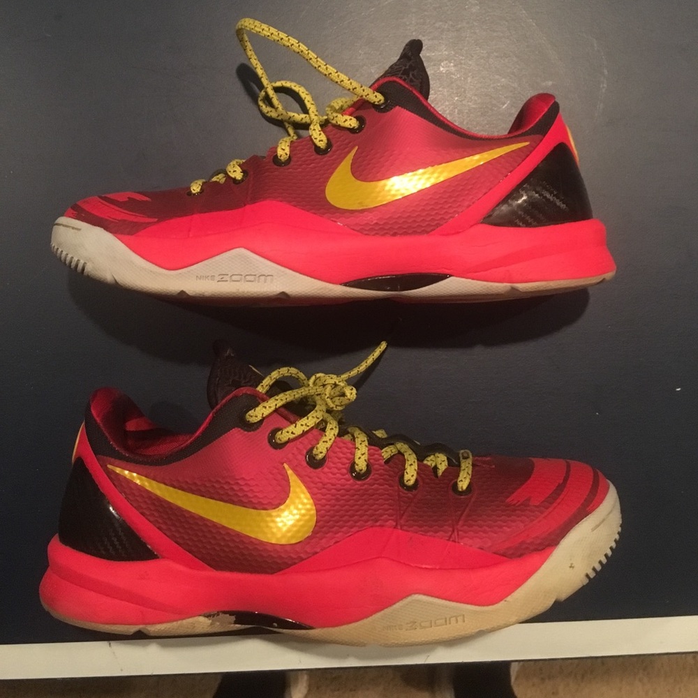 Kobe Basketball Shoes size 11.5 Nike Kylie Lebron