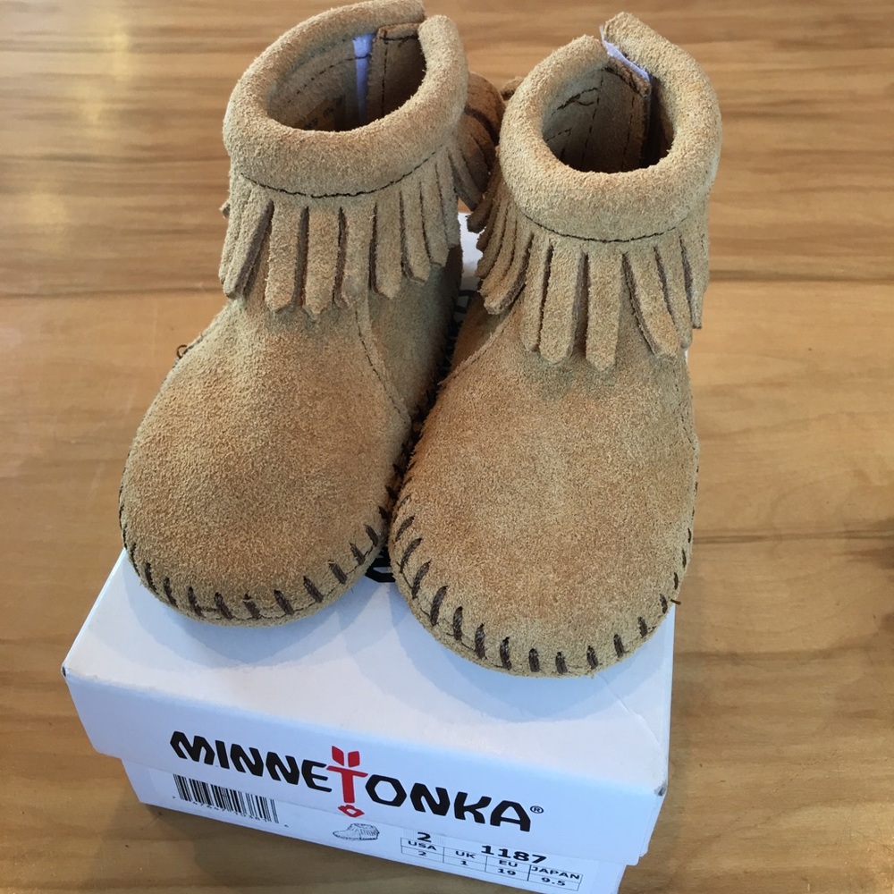 Minnetonka infant size 2 back strap tan bootie