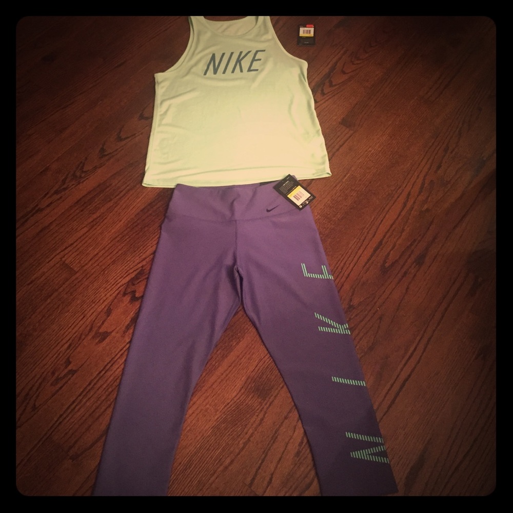 NWT NIKE TANK & CAPRIS SET