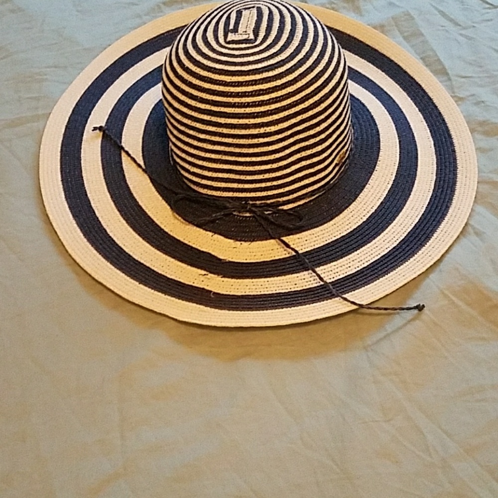 Floppy sun hat!! ☉
