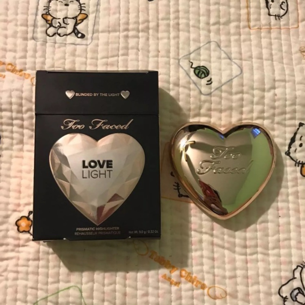 Too Faced Highlighter 💖✨ / Sold on Ⓜ️ercari