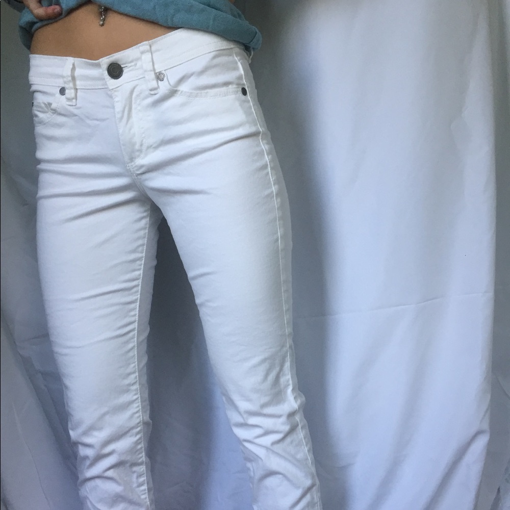 *NEVER WORN* Calvin Klein Jeans Cropped