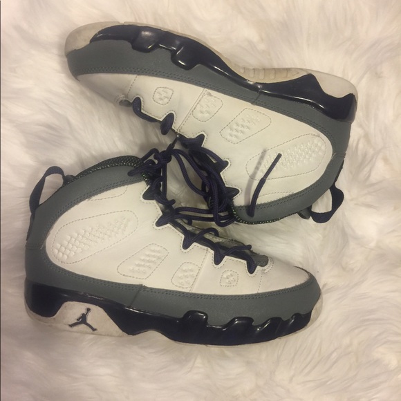 Girls retro 9 jordans purple size 2 - Picture 1 of 6