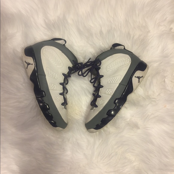 Girls retro 9 jordans purple size 2 - Picture 2 of 6