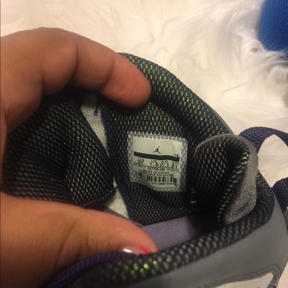 Girls retro 9 jordans purple size 2 - Picture 5 of 6