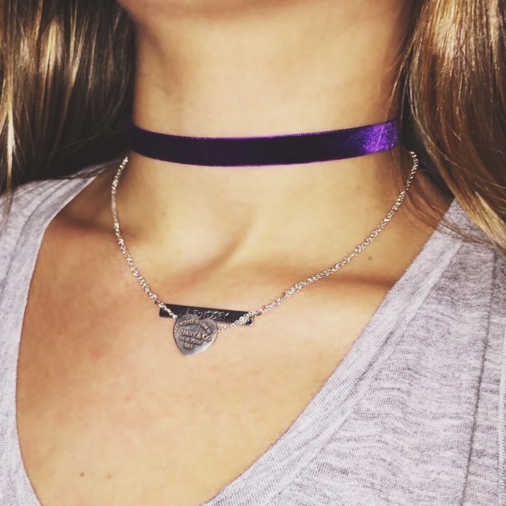 DEEP PURPLE VELVET CHOKER