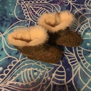 Uggs leopard printed