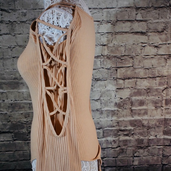 ⭕️FINAL PRICE⭕️ Cream color Bodysuit Cold Shoulder - Picture 3 of 4