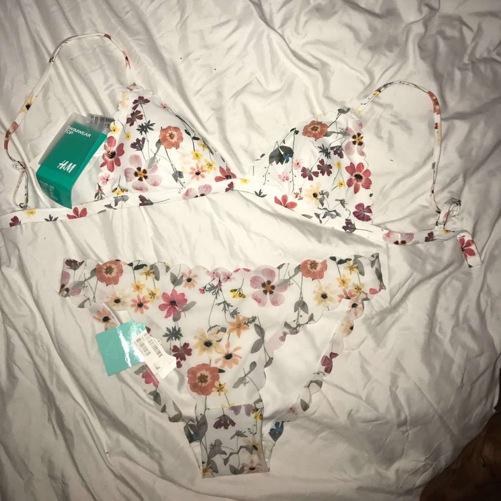 Floral bikini new with tags