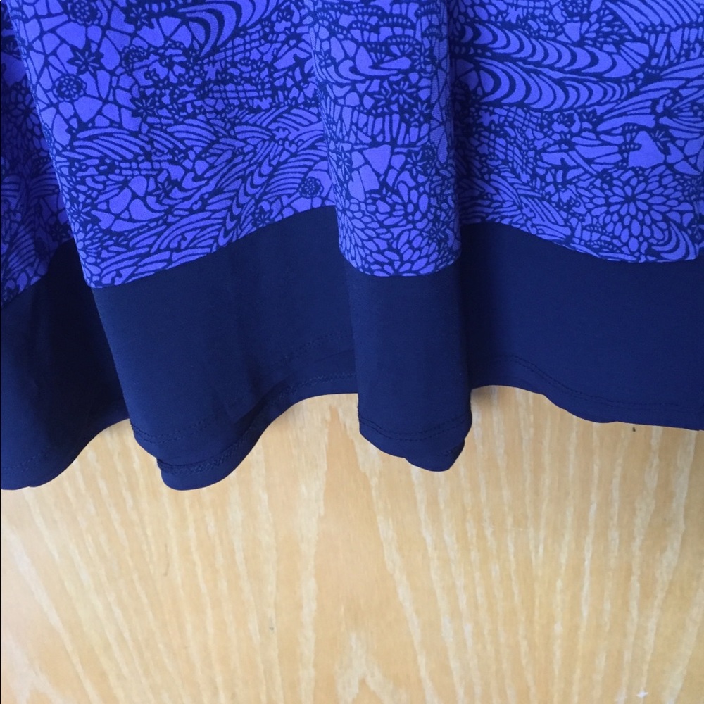 EUC Lauren M. Petites purple & navy printed dress - Picture 3 of 4