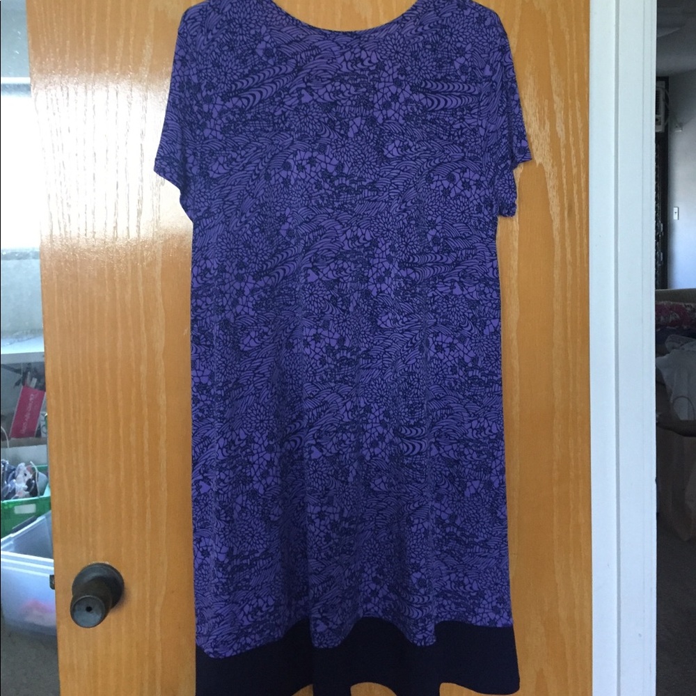 EUC Lauren M. Petites purple & navy printed dress - Picture 4 of 4