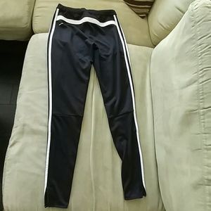 Athletic pants
