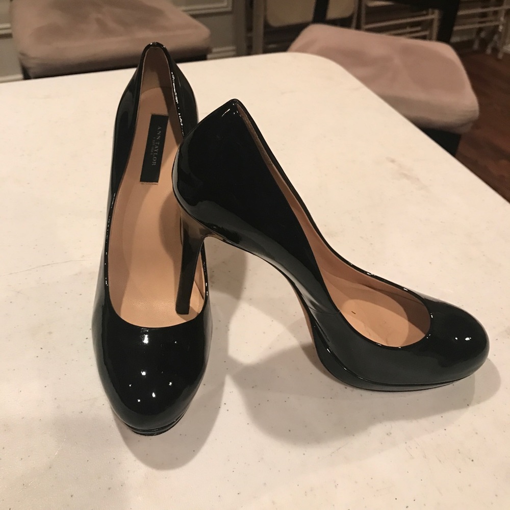 Size 8 Ann Taylor patent leather heels