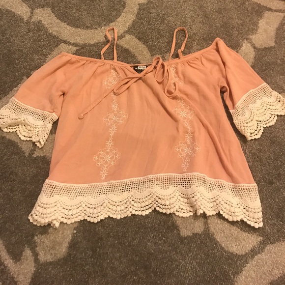 Cute peach colored off the shoulder crop top! - Picture 1 of 2