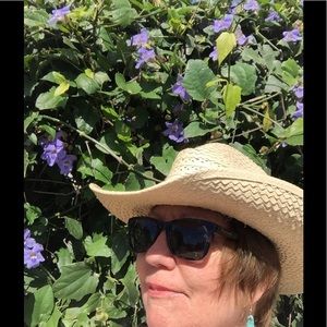 Meet your Posher, Leslie