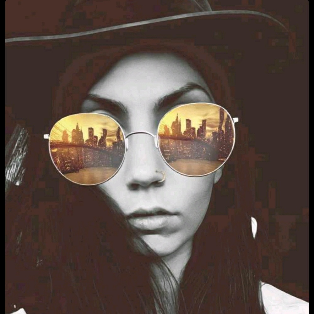 Meet your Posher, Toni