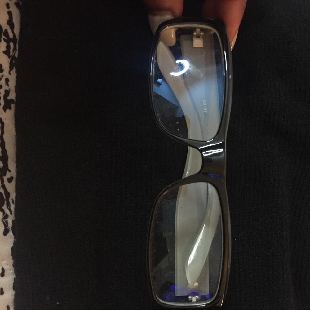 DG Eyeglasses