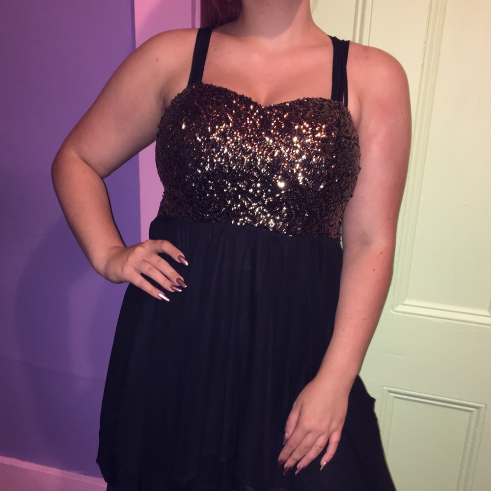 Semi formal party Dress Jrs Sz M