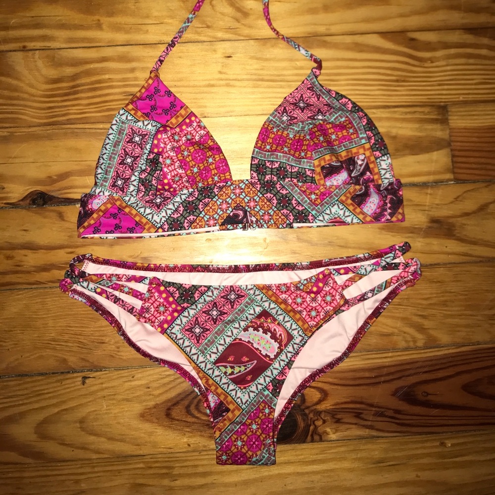 Never worn vs bikini