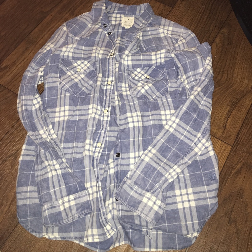 American Eagle White/Blue Button Up