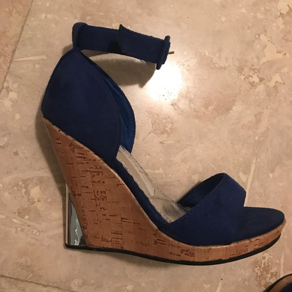 heels - Picture 2 of 2