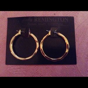 Lady Remington hoop earrings
