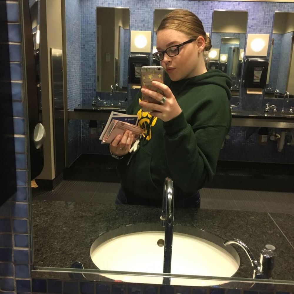 Meet your Posher, Teagan