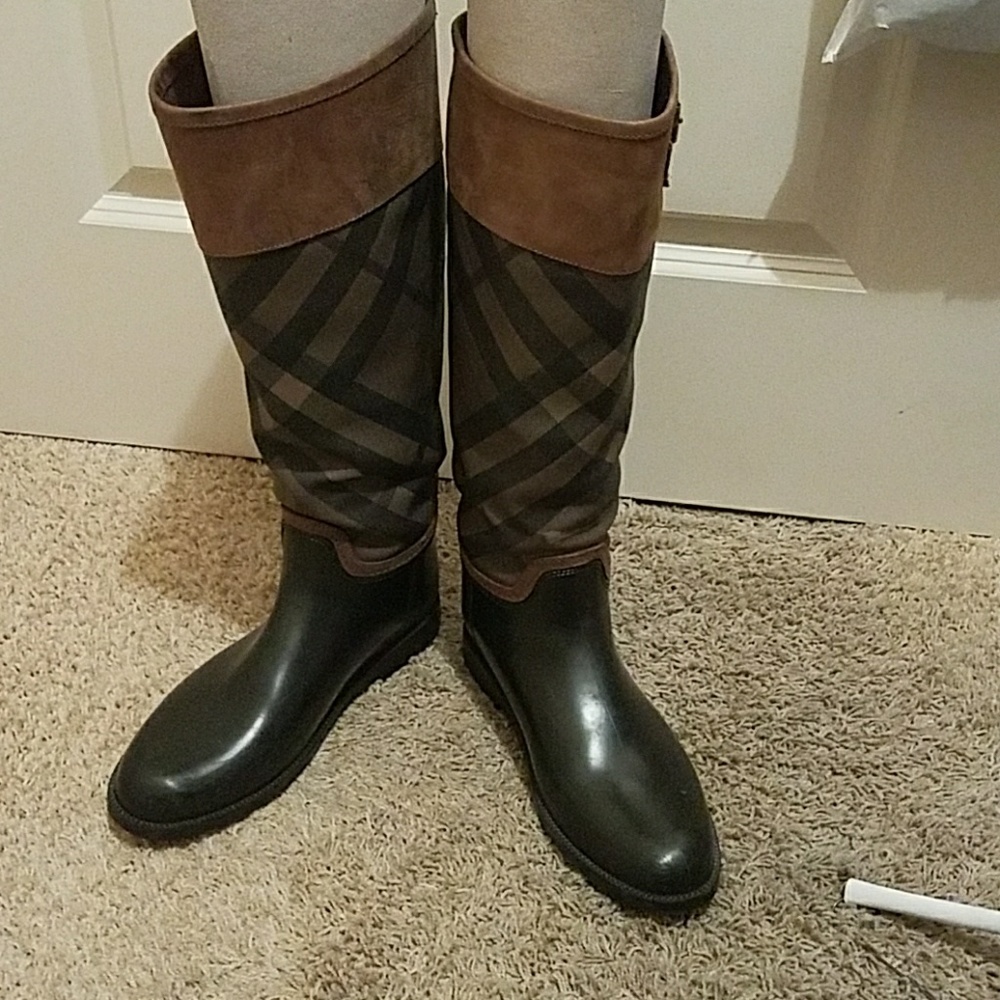 Burberry rainboot SIZE 40
