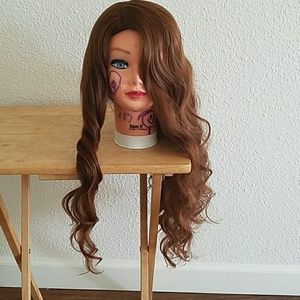 Brown wavy wig