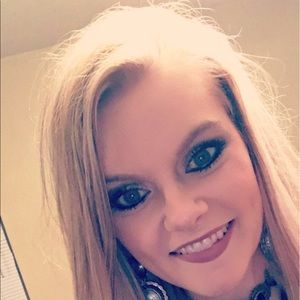 Meet your Posher, Whitney