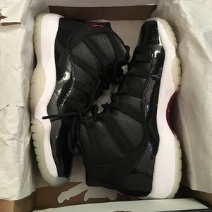 Air Jordan retro 11 (2015) women's 7 7.5