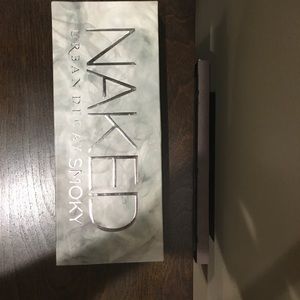 Urban decay naked smoky pallette NEW