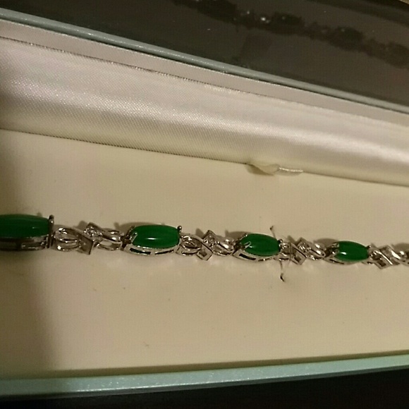 Toscow Australia jade bracelet - Picture 2 of 4