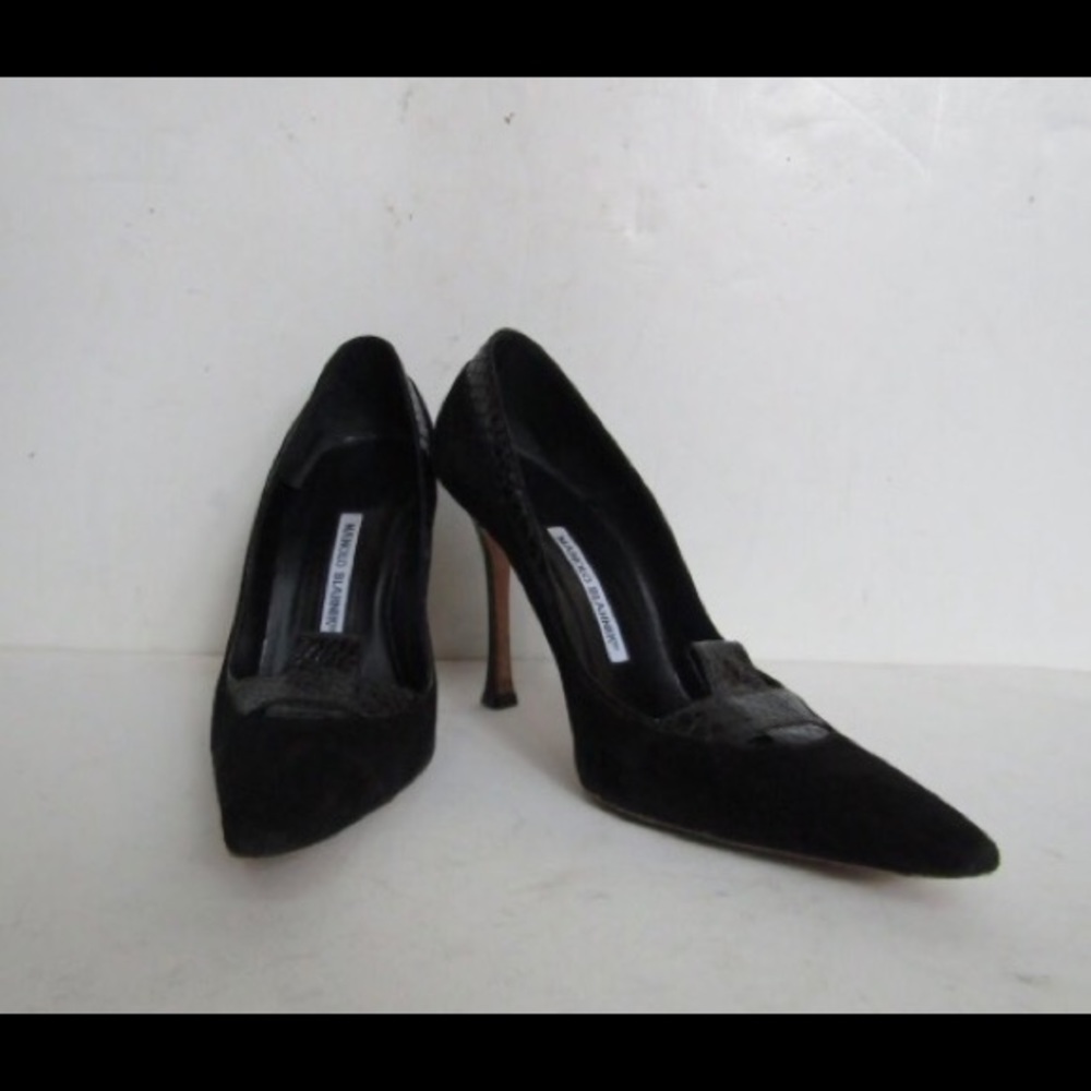 Manolo Blahnik Suede & Snakeskin upper pumps