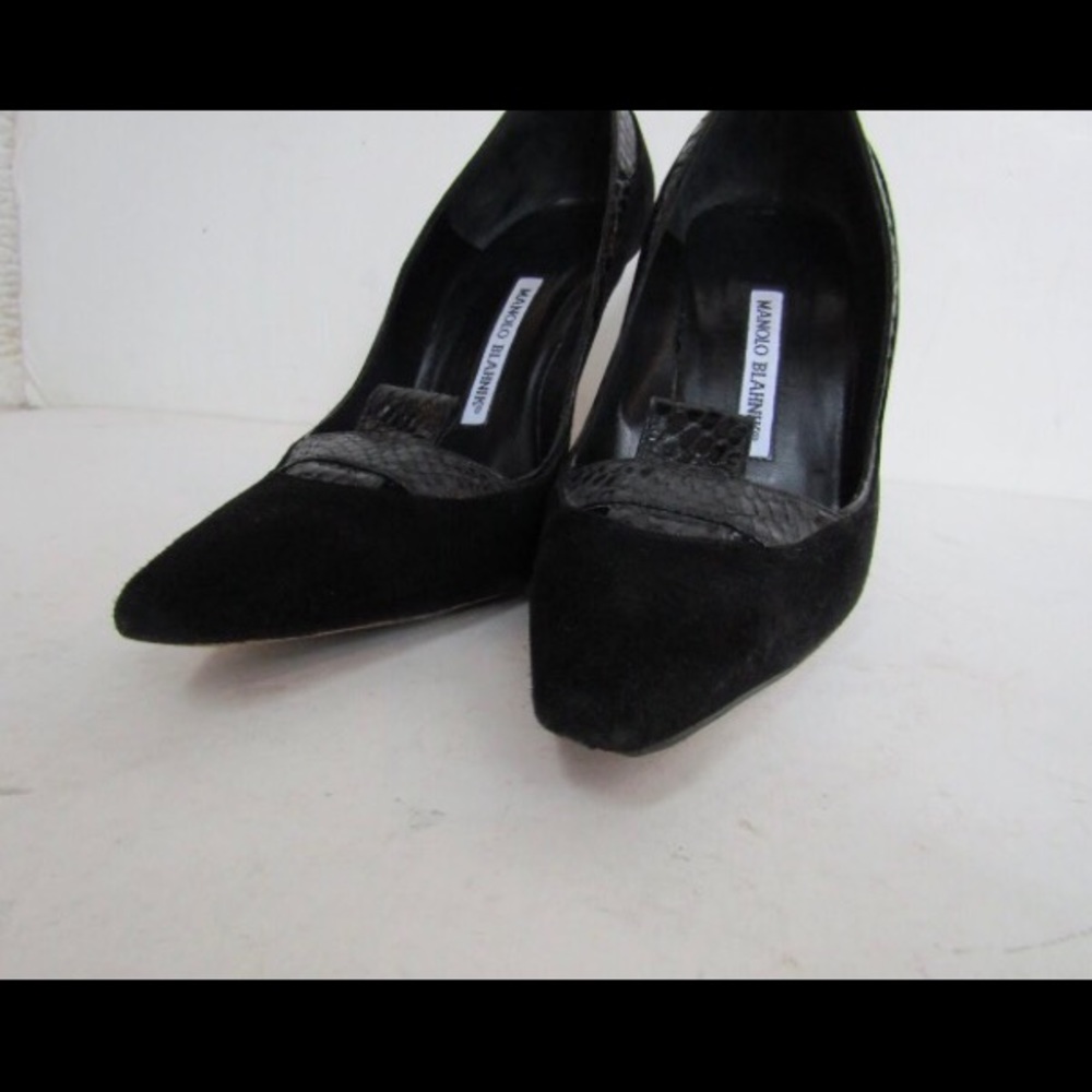 Manolo Blahnik Suede & Snakeskin upper pumps - Picture 6 of 8