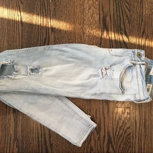 Light Wash Distressed Bullhead Skinny Jeans