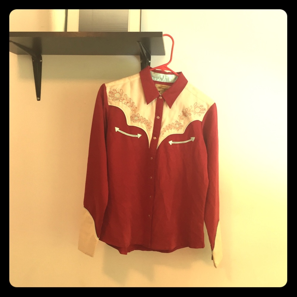 Vintage Red long sleeve button up wrangler shirt