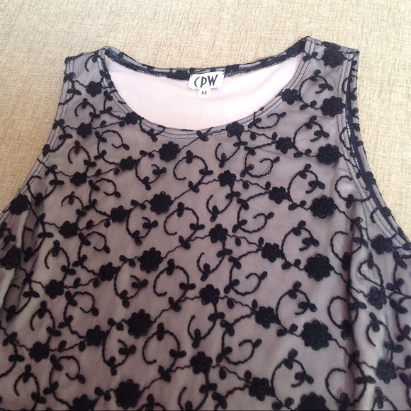 Lace sleeveless she'll top - Picture 5 of 5