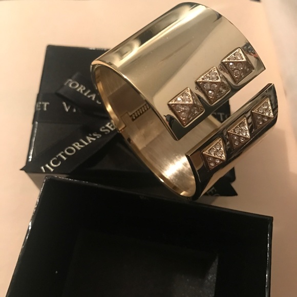Victoria's Secret Jewelry - 🔶 Victoria's Secret Bangle Brand New 🔶