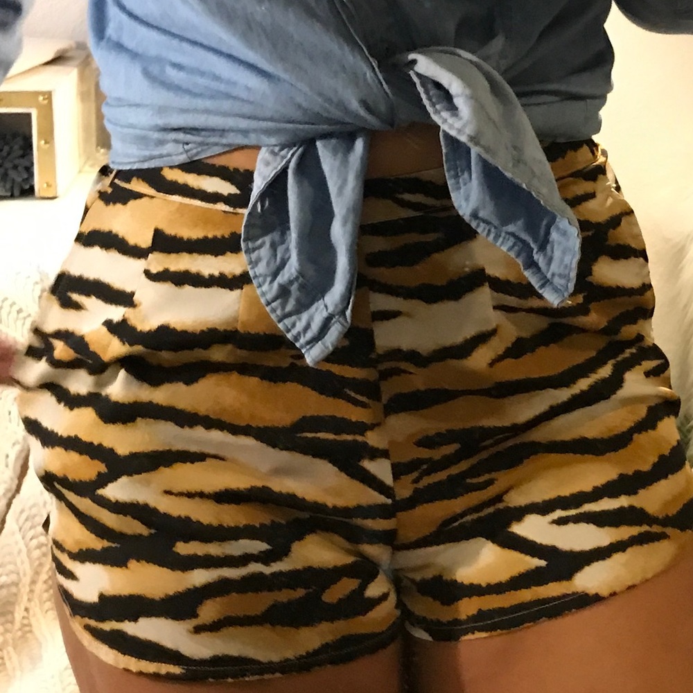 🖤 Finders Keepers Shorts