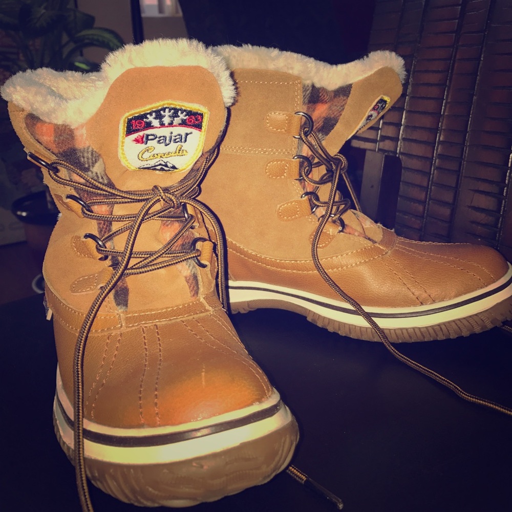 Pajar Canada snow boots