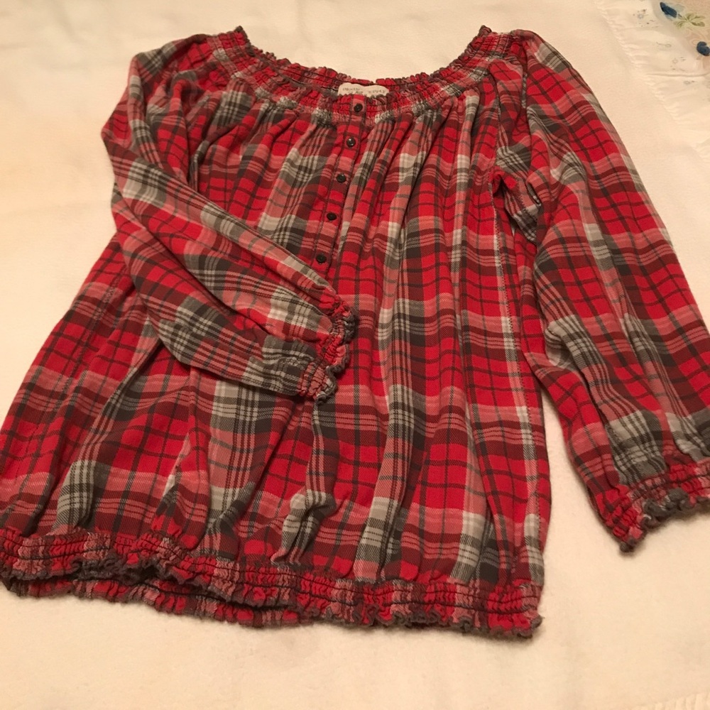 Plaid long sleeve cotton pull over.