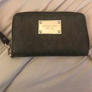 Michael kors wallet