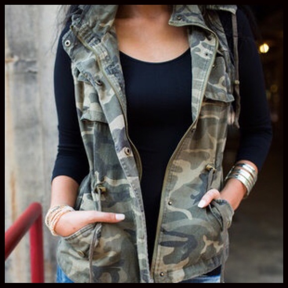 1 LEFT SALE‼️5⭐️Camo Utility Vest - Picture 8 of 8