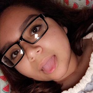 Meet your Posher, Ana