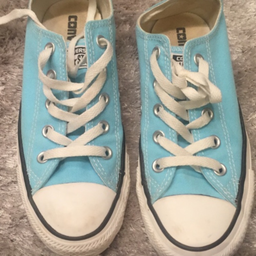 Converse size 6 never worn